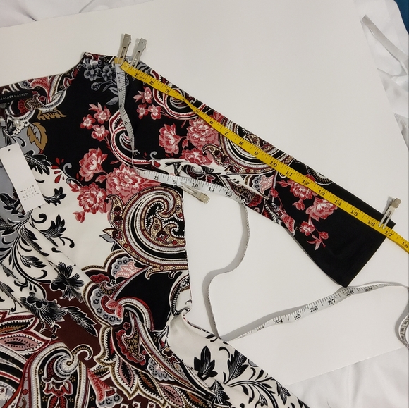 NWT! White House Black Market Paisley Print Keyhole Sheath 3/4 Sleeve Size XS - Picture 5 of 10